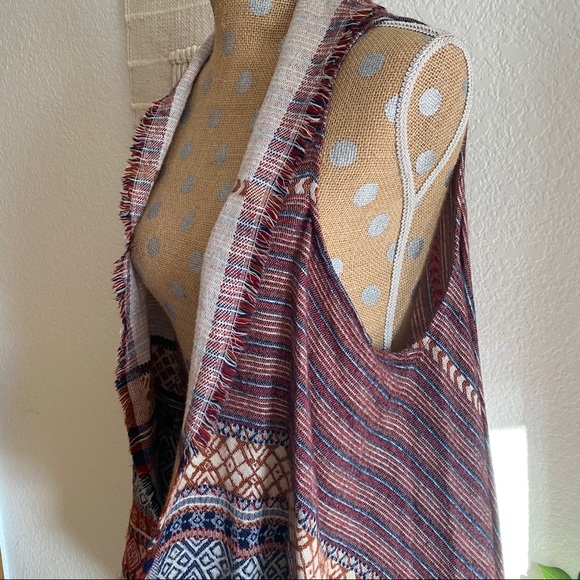 Warm toned sweater wrap - Picture 2 of 3